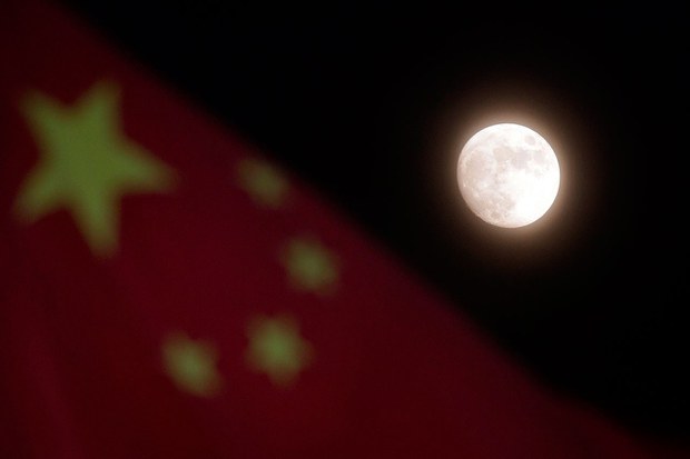 美中月球争霸:谁将主导太空规则? 美中月球争霸:谁将主导太空规则?