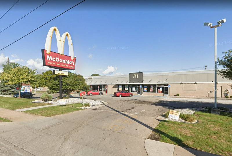 美国密西根州麦当劳，发生女员工砍死经理的命案。图为案发店面。（图撷自Google街景）