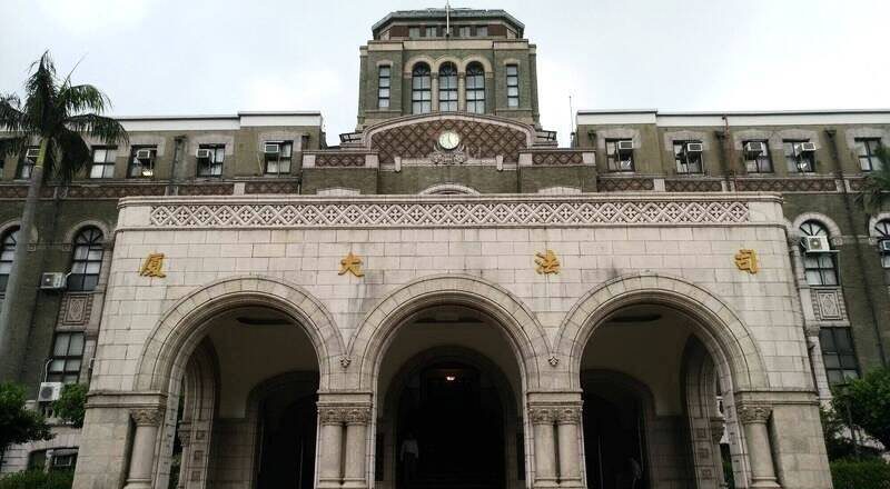 台中悍妇掌掴3女律师、当街追打呛杀 全律会谴责