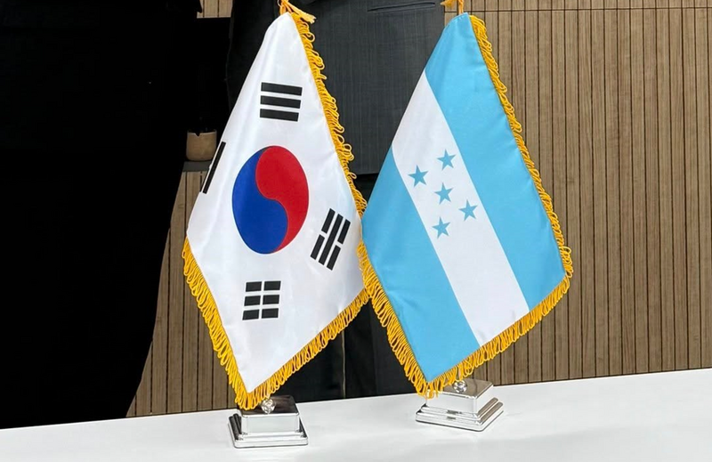 1名宏都拉斯驻南韩外交官上月在釜山涉嫌强制猥亵和施暴,正接受南韩警方调查。(图撷自宏都拉斯驻南韩大使馆脸书) 1名宏都拉斯驻南韩外交官上月在釜山涉嫌强制猥亵和施暴,正接受南韩警方调查。(图撷自宏都拉斯驻南韩大使馆脸书)