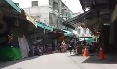 嘉义县中埔后庄市场惊传发生砍伤人事件。（截取自黑色豪门企业影片）