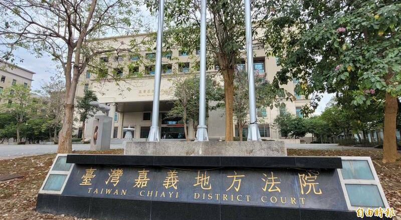 「感谢主人赏识」逼女憨儿遵守性奴隶条款 变态男判15年