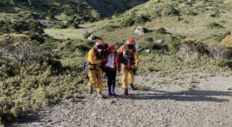 民眾攀登南湖大山跌倒受傷 空勤出動直升機救援