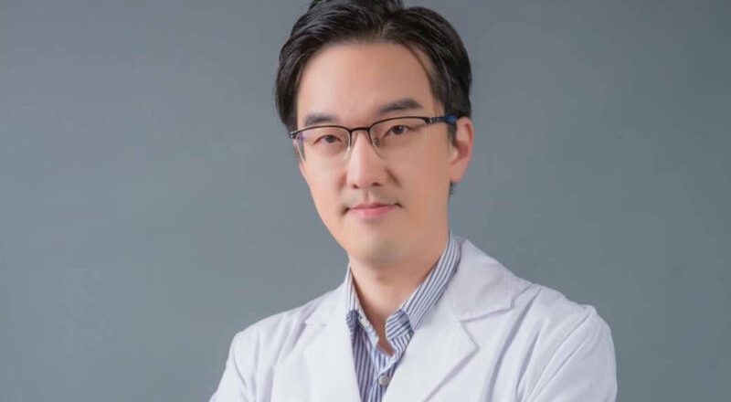 女模蔡語芯施打牛奶針後昏迷死亡 名醫吳紹琥赴北檢開庭