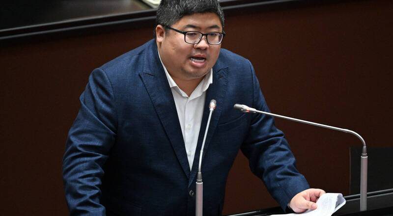 缠讼9年！蔡易余批翁重钧家族垄断军粮 挨告求偿确定免赔