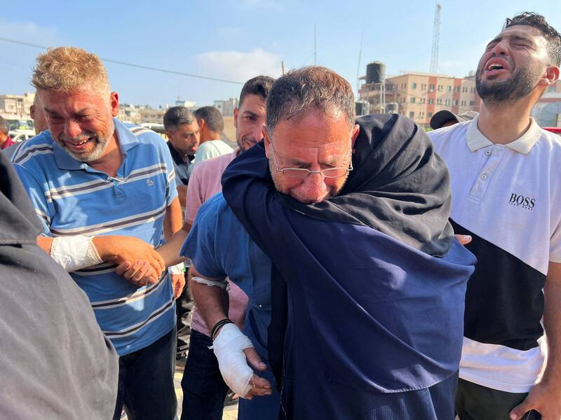 加薩民防機構今(18)日表示,以色列襲擊造成14人死亡。(路透) 加薩民防機構今(18)日表示,以色列襲擊造成14人死亡。(路透)