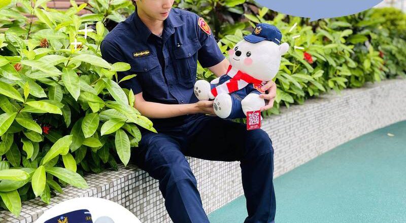 嘉市帅警宣导防制儿少性剥削 网友歪楼想抽IG、索照