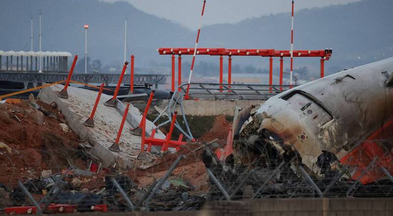 济州航空坠机惊爆疑关错发动机 家属轰官方卸责机师