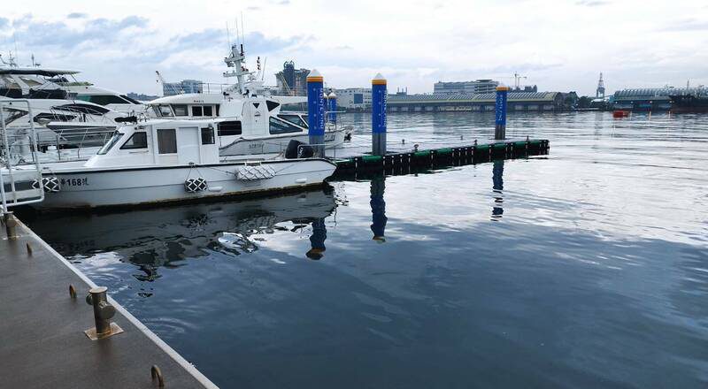 高雄港22号游艇码头中年女浮尸 警方吁亲友、社区、邻居指认