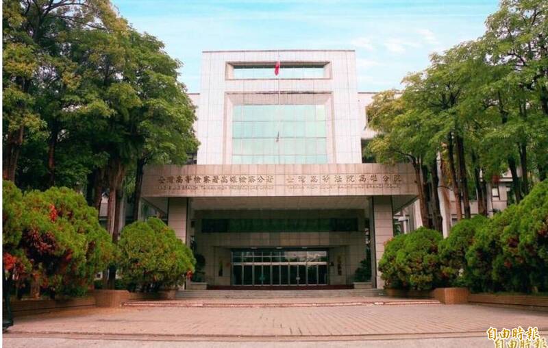 谢姓女子乱丢废弃物,阻碍邻居通行,并影响生活品质,被高雄高分院判赔定谳。(记者鲍建信摄) 谢姓女子乱丢废弃物,阻碍邻居通行,并影响生活品质,被高雄高分院判赔定谳。(记者鲍建信摄)