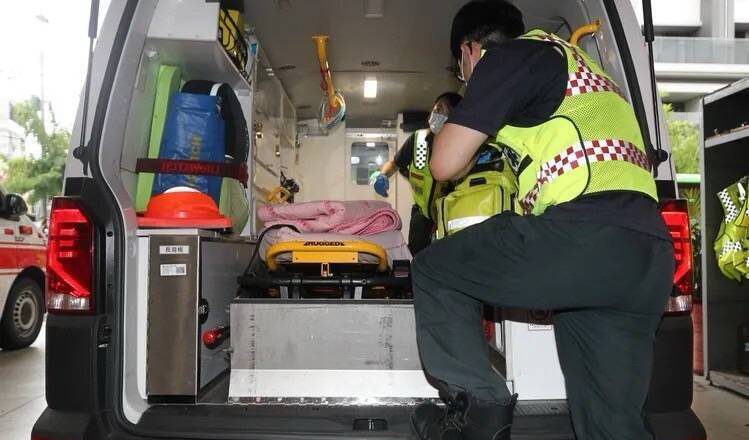 台中北屯男12楼坠下亡 母目睹崩溃也送医