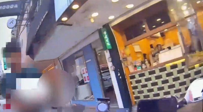 不满警员解释黄线停车规定  饮料店员呛警「有牌流氓」被逮