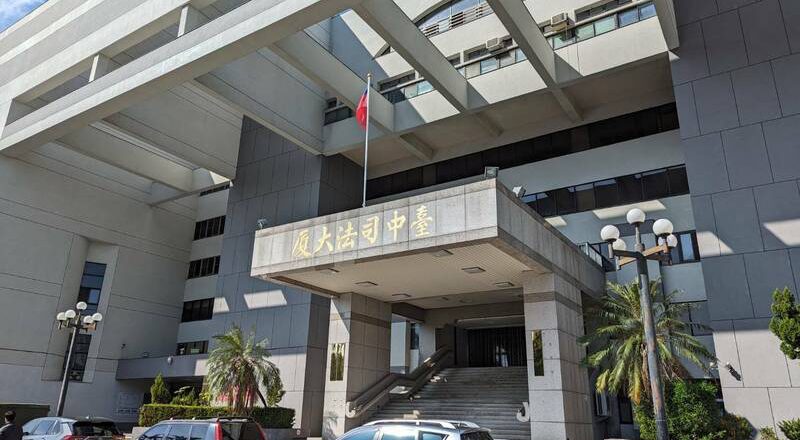 台中酒客追伴唱妹被拒 威脅「愛不到就殺死妳」判拘役