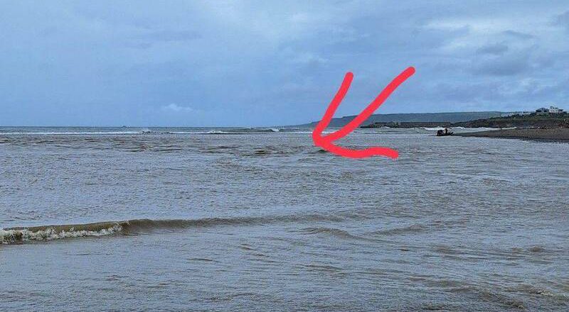 屏東佳樂水57歲男子撿石頭落海  海巡消防全力搜救中