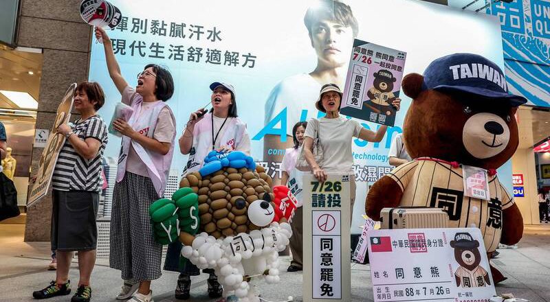 亲中立委恐被扫出国会 英媒聚焦罢免风暴撼动台湾民主