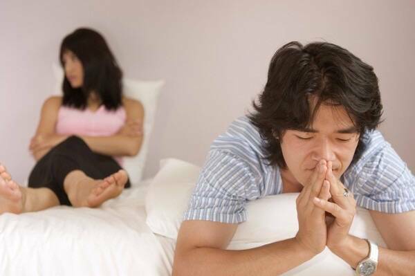 抛妻弃子30多年,嗜赌背债跑路夫终被休。(情境照) 抛妻弃子30多年,嗜赌背债跑路夫终被休。(情境照)