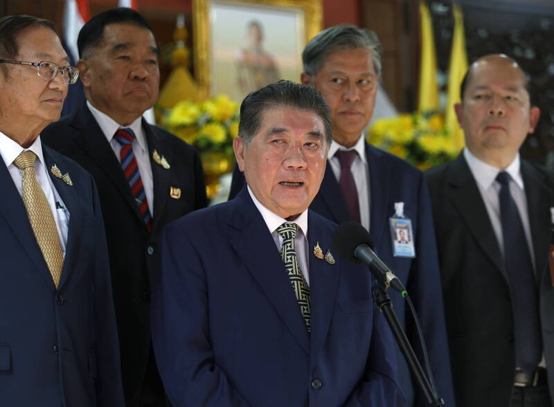 泰国代理总理普谭(图中)警告,若泰柬冲突再进一步升级,可能发展成战争。(欧新社) 泰国代理总理普谭(图中)警告,若泰柬冲突再进一步升级,可能发展成战争。(欧新社)