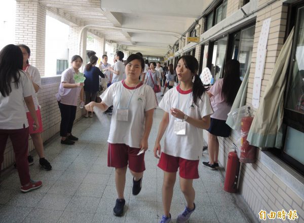 有冷气有差?新店高中重考会考生 两成成绩进步