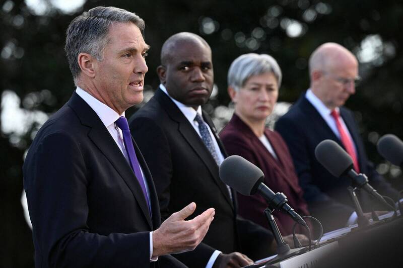 英国、澳洲外交、国防部长25日在雪梨举行外交、国防2+2会谈,举行记者会。(路透) 英国、澳洲外交、国防部长25日在雪梨举行外交、国防2+2会谈,举行记者会。(路透)