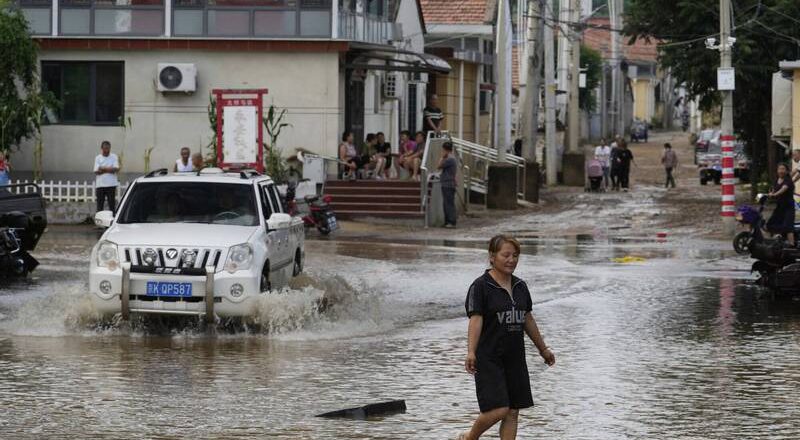 中国北京暴雨增至30死 8万人无家可归