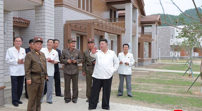 《爱的迫降》给灵感？金正恩新宣传手法 北韩开播现实狗血剧