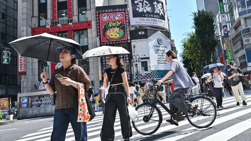 日本多地近期气温飙破摄氏40度,创下观测纪录新高,引发热伤害通报激增。(法新社) 日本多地近期气温飙破摄氏40度,创下观测纪录新高,引发热伤害通报激增。(法新社)