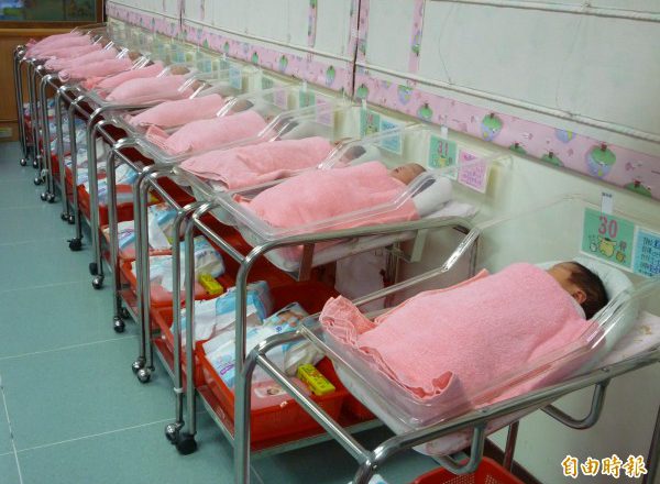 婴儿男女失衡 医师：问题出在社会结构
