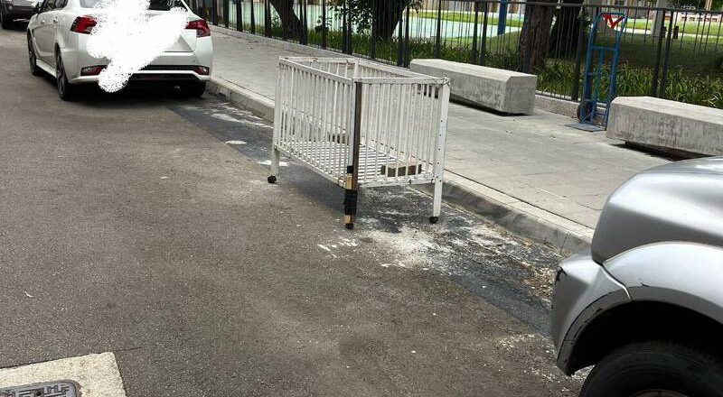 以婴儿床占地停车 竹市警：清运后最高再罚2400元