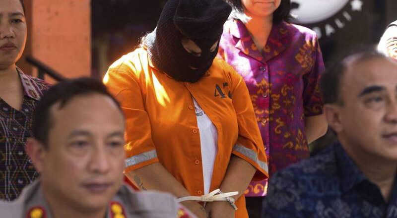 毒品藏下体!秘鲁女子企图走私毒品仍被捕