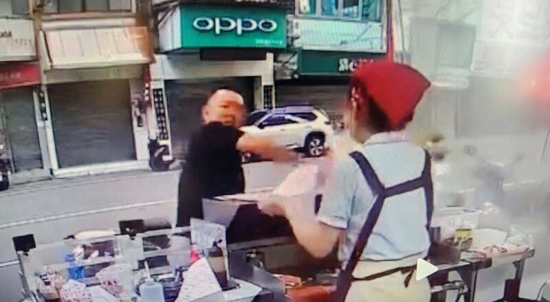 砸店失控不适逮捕?新竹市南门派出所被「1星灌爆」关闭