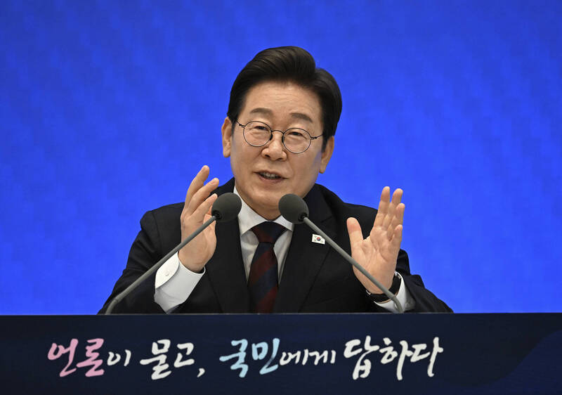 南韩媒体报导,南韩总统李在明不会出席下月在中国举行的抗日战争胜利纪念日活动,而是由国会议长禹元植代表出席。(美联社档案照) 南韩媒体报导,南韩总统李在明不会出席下月在中国举行的抗日战争胜利纪念日活动,而是由国会议长禹元植代表出席。(美联社档案照)