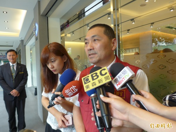 侯友宜前来慰问家属。(记者王冠仁摄) 侯友宜前来慰问家属。(记者王冠仁摄)