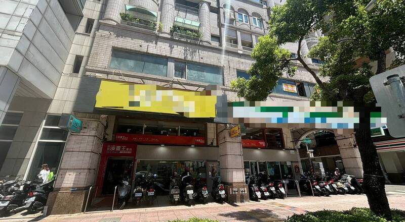 高雄24小时漫画店男客入住包厢6天 今早叫不醒被发现猝死多时