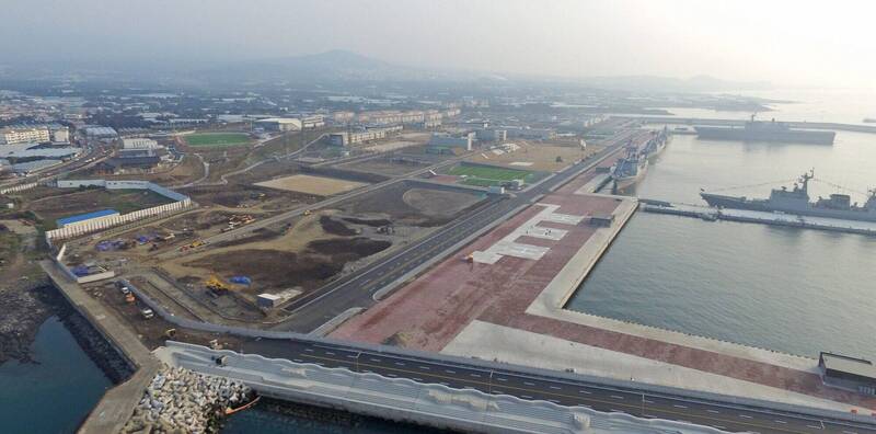 2名中国人飞无人机拍摄南韩济州海军基地被逮捕。(欧新社) 2名中国人飞无人机拍摄南韩济州海军基地被逮捕。(欧新社)