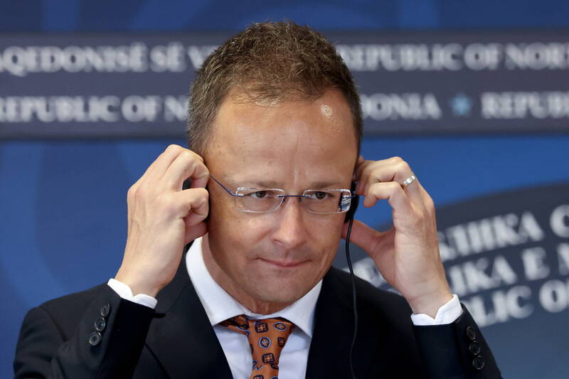 匈牙利外交部长西亚尔托说，匈牙利愿意举办俄乌和谈峰会。（欧新社）